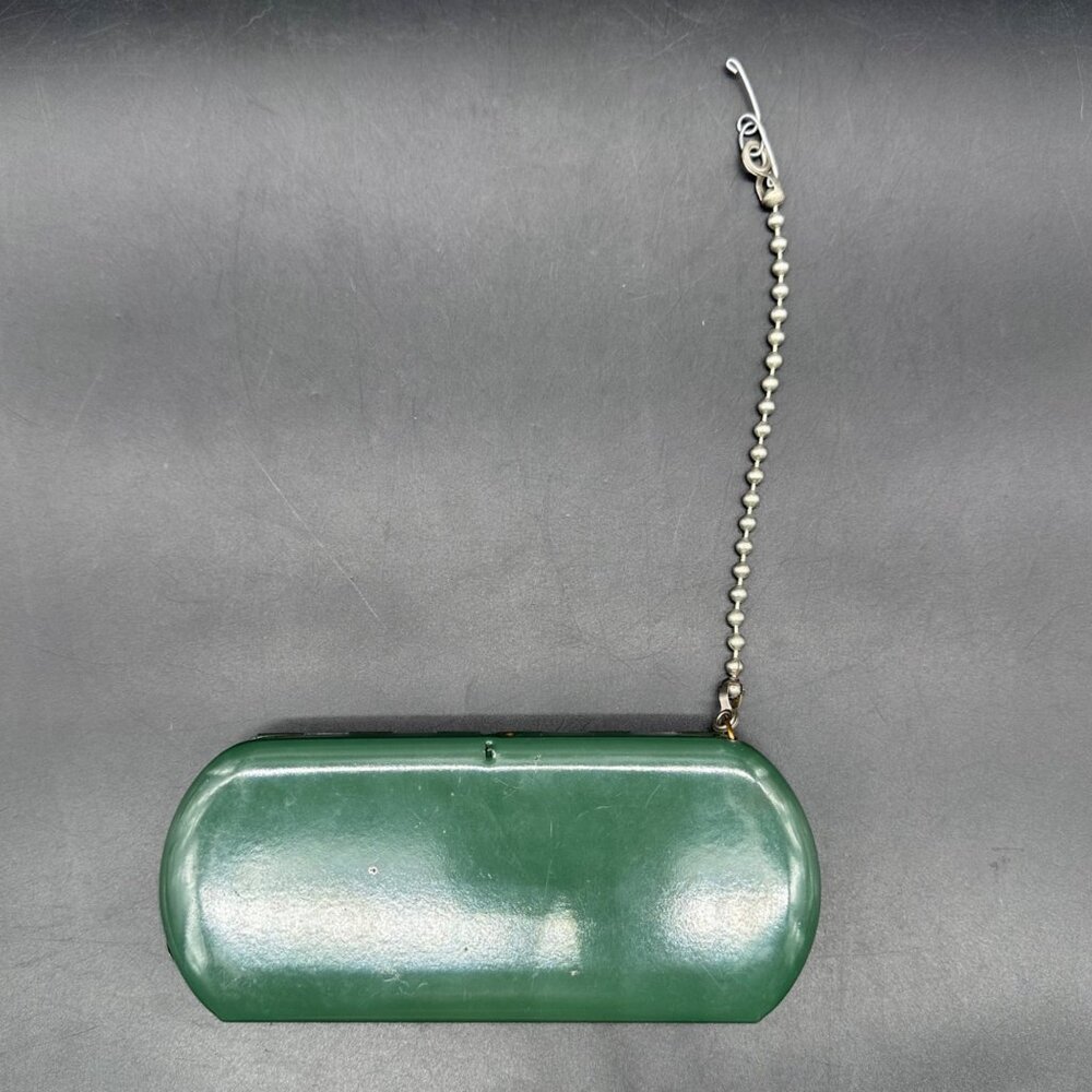 Vintage Green Metal Eyeglass Case Chain Fob Glasses Holder Hard Shell Retro - Picture 4 of 11